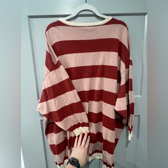 Sweater - Picture 3 of 3